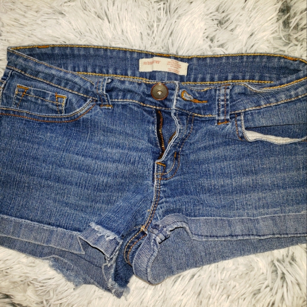 No boundaries blue jean short shorts